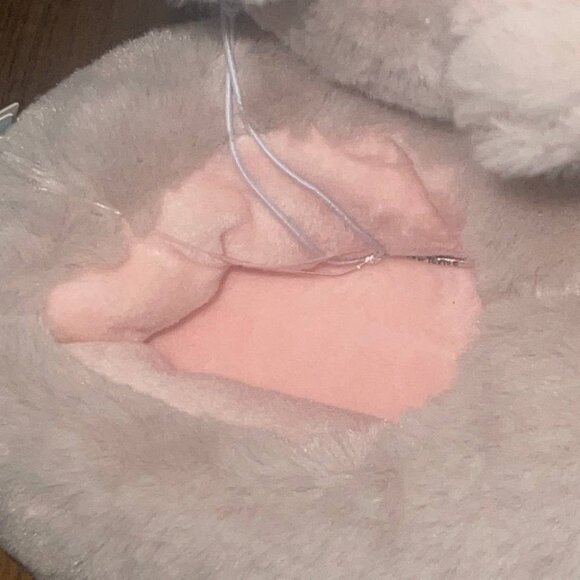 SOLD….Plush Bunny Slippers Cat & Jack kids size small 5/6 NWT - Picture 5 of 7